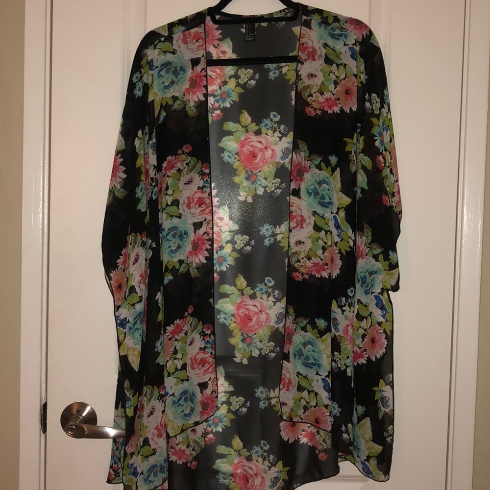 Black Floral Kimono